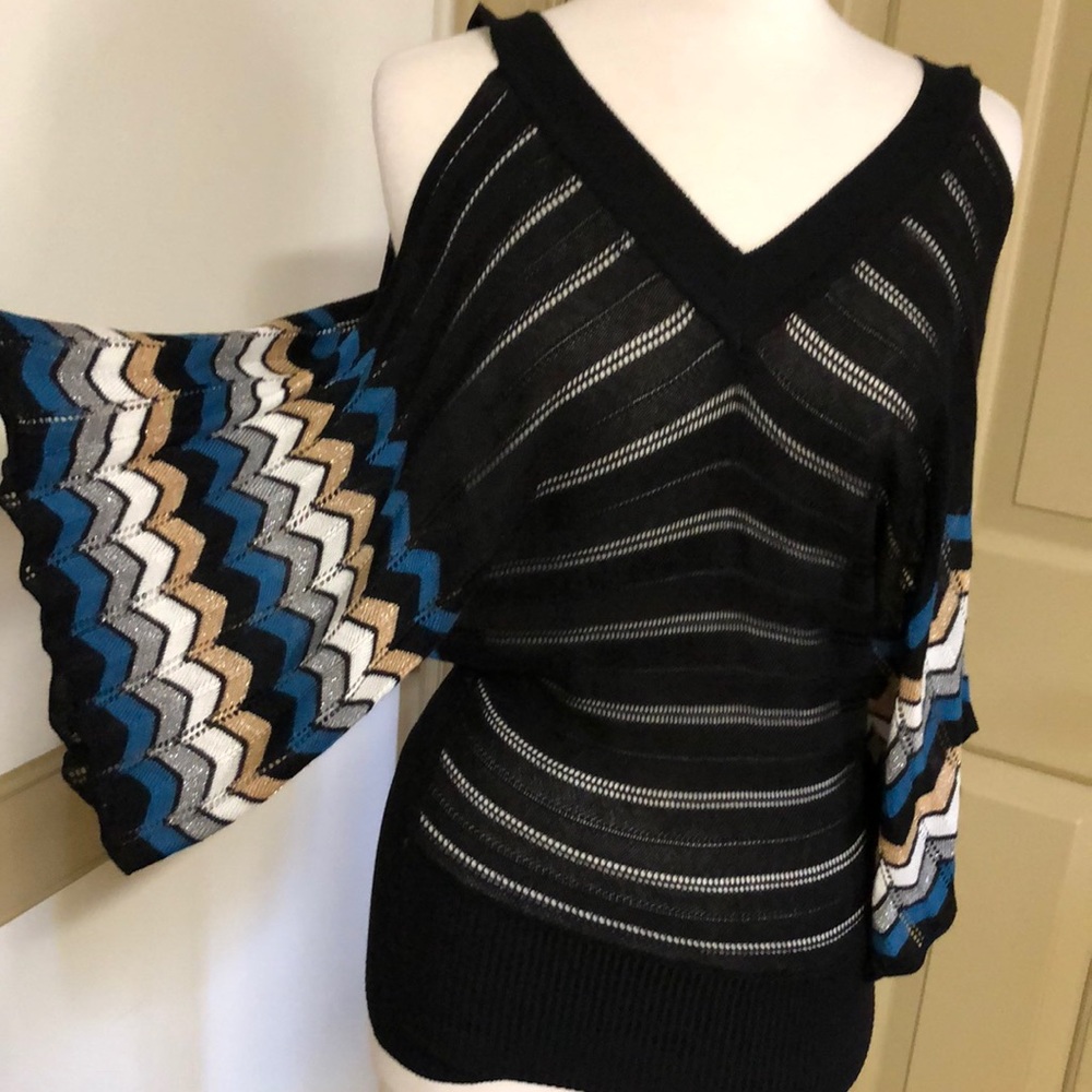 NEW bebe Cold shoulder batwing delicate sweater S